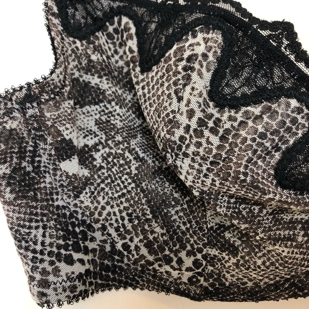 Women’s Jezebel Black and Gray Bra. Size 38D. NWT - Picture 3 of 8